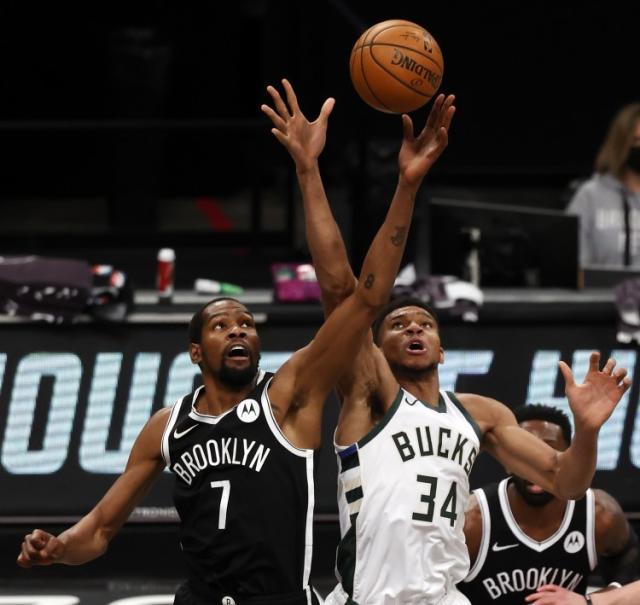 开云体育APP官网-雄鹿篮网明日激战 双方内线布阵将成关键胜负手